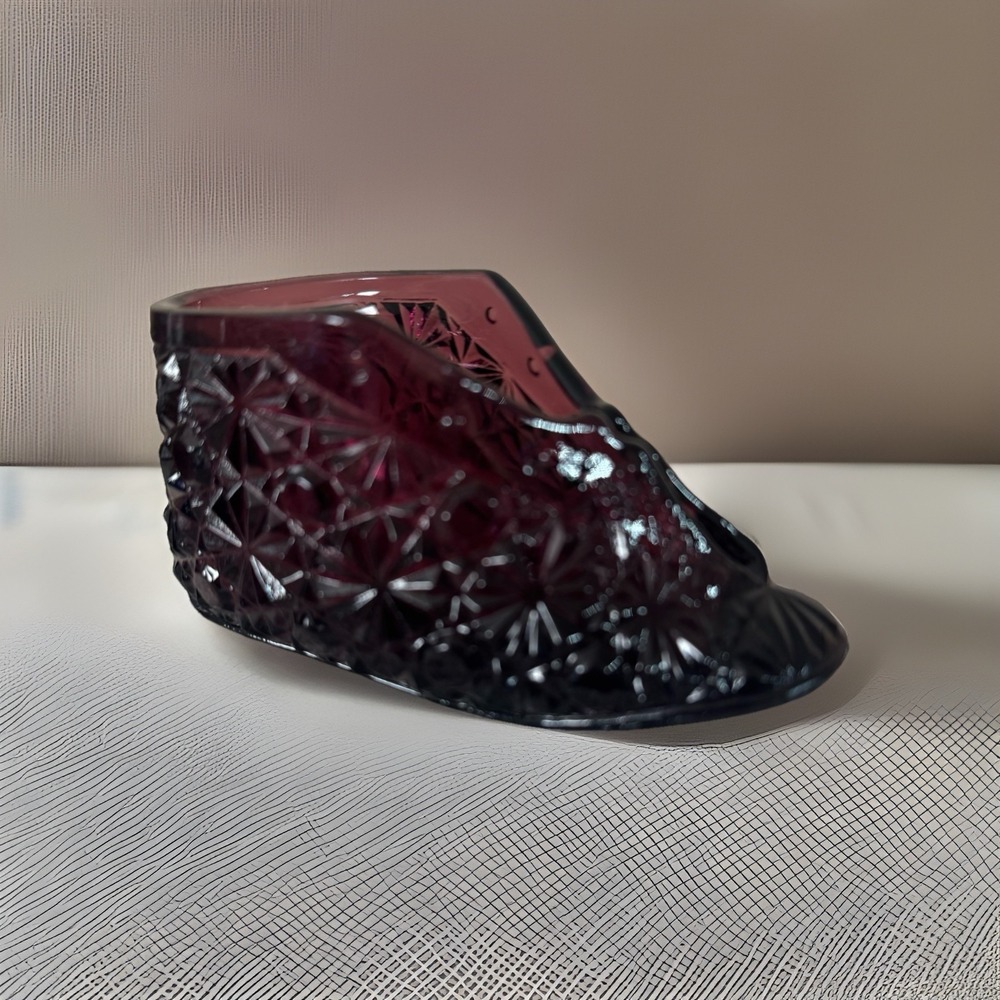 VTG Fenton Pressed Art Glass Daisy ButtonNursery  Baby Bootie Slipper Shoe